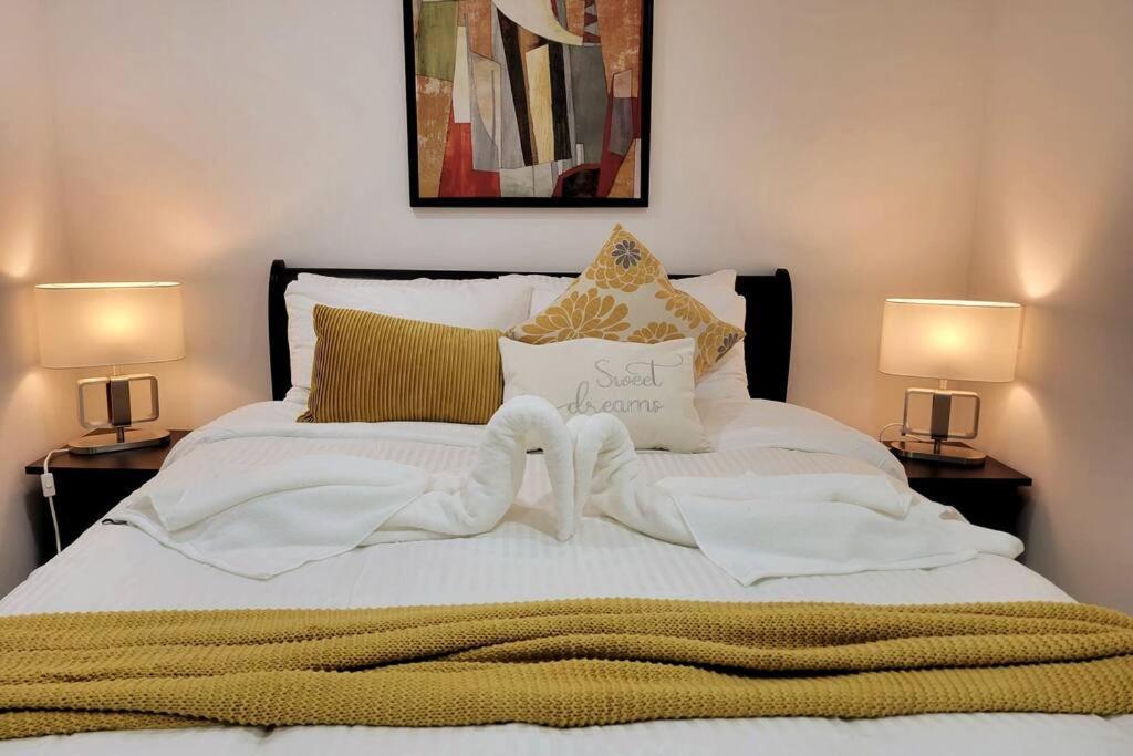 Modern Oasis In Richmond Hill, The Place For You! Apartment Exterior foto